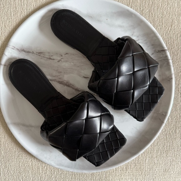 Bottega Veneta Lido Flat Sandal Black Woven Leather Square Toe